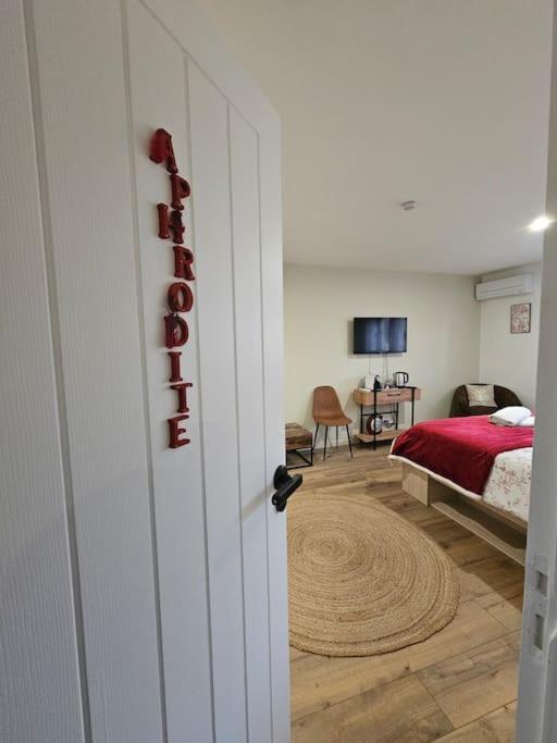 Chambre D'Hote Aphrodite Sainte-Geneviève-des-Bois Buitenkant foto